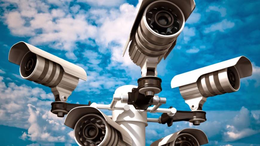 Consulter un expert en sécurité pour un système de surveillance sans failles